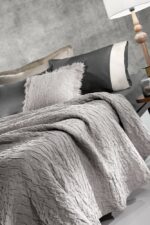 Κάλυμμα Κρεβατιού Υπέρδιπλο 240x260 Guy Laroche Times Platinum - Image 2