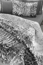 Κουβερλί Υπέρδιπλο 220×240 Guy Laroche Artizan Black & White - Image 2