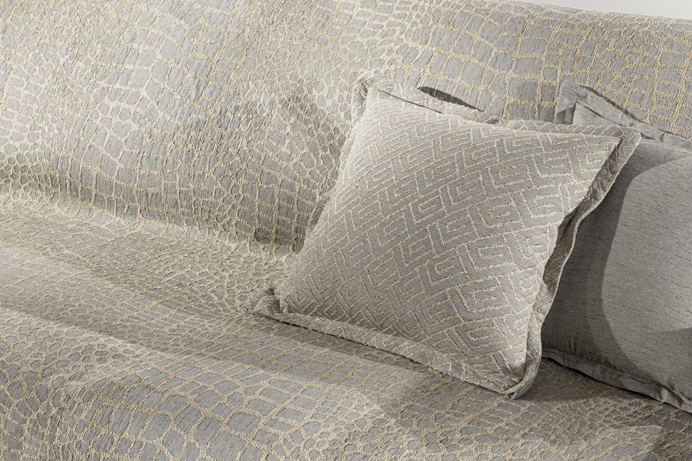 1116030121004 Διακοσμητική Μαξιλαροθήκη 50x50 Guy Laroche Bali Golden - Image 1