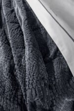 Γούνινη Κουβέρτα UltraSoft 220x240 & Μαξιλαροθήκη 48×48+3 Guy Laroche Crusty Carbon - Image 2