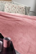 Κουβέρτα Ulta Soft Υπέρδιπλη 220×240 Guy Laroche Rombus R Coral - Image 2