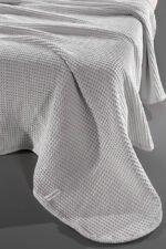 Κουβέρτα Πικέ King Size 260×240 Guy Laroche Eternity Silver - Image 2