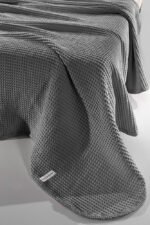 Κουβέρτα Πικέ Υπέρδιπλη 230×240 Guy Laroche Eternity Anthracite - Image 2
