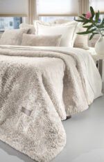 Γούνινη Κουβέρτα UltraSoft 220x240 & Μαξιλαροθήκη 48×48+3 Guy Laroche Crusty Ivory - Image 2