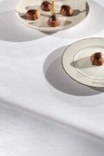 Τραπεζομάντηλο 160×220 Guy Laroche Motion White - Image 2