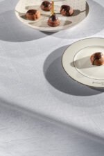 Τραπεζομάντηλο 160x320 Guy Laroche Motion Silver - Image 3