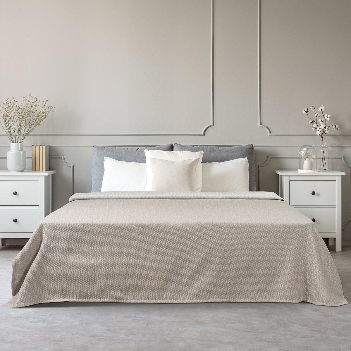Flowers,On,Nightstand,Table,In,Delightful,Bedroom,Interior,With,Grey Κουβέρτα King Size Stripe ζακάρ Art 11172 260x270 Άμμου Beauty Home - Image 1