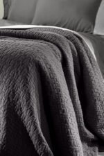 Κάλυμμα Κρεβατιού Υπέρδιπλο 240x260 Guy Laroche Nikki Anthracite - Image 4