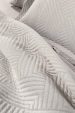 Κάλυμμα Κρεβατιού Υπέρδιπλο 245x260 Guy Laroche Lupo Natural - Image 2