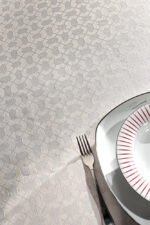 Τραπεζομάντηλο 160×220 Guy Laroche Chic Linen - Image 2