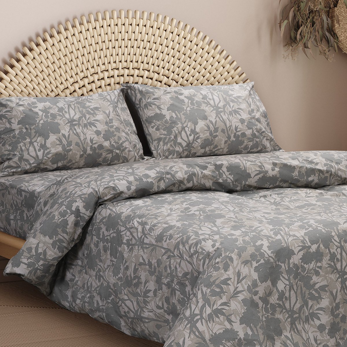 Scandinavian,Bedroom,Interior,With,Bed,In,Pastel,Beige,And,Mint Κουβερλί μονό Mohito Αrt 12078 160x240 Εμπριμέ Beauty Home - Image 1