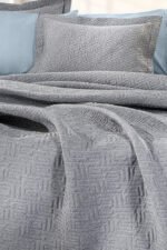 Κάλυμμα Κρεβατιού Υπέρδιπλο 245×260 Guy Laroche Pattern Black & White - Image 2