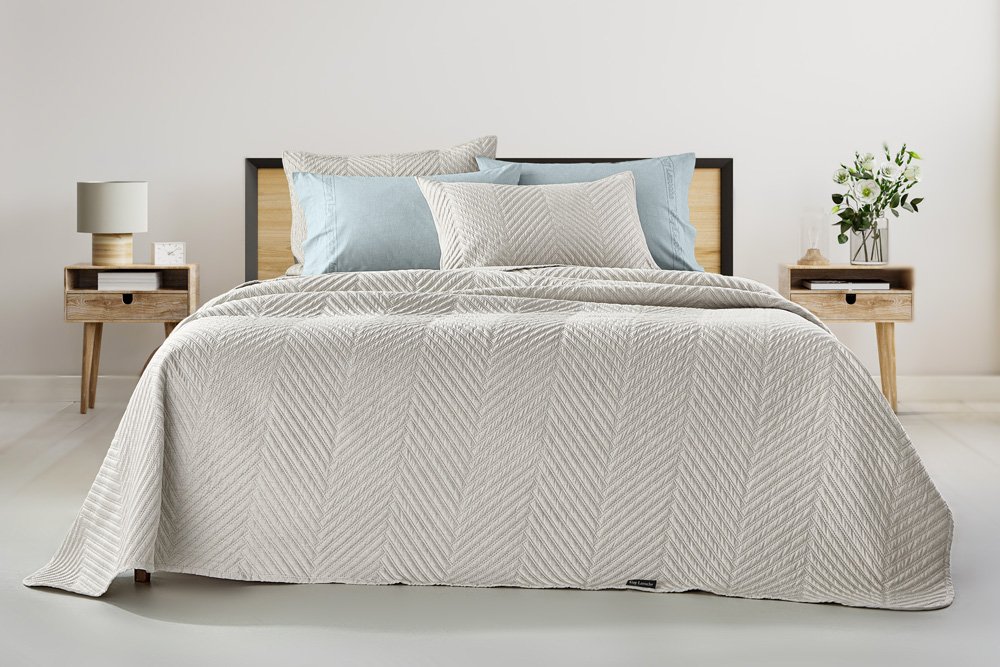 1114086224053 Σετ Κουβερλί King Size 2 Τεμαχίων 240×250 Guy Laroche Bone Natural - Image 1