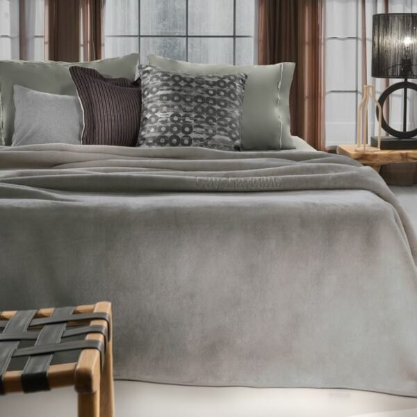 Κουβέρτα Βελουτέ Υπέρδιπλη 220x240 Guy Laroche Smooth Taupe