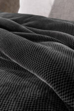 Κουβέρτα Βελουτέ Μονή 160×220 Guy Laroche Cheval Anthracite - Image 4