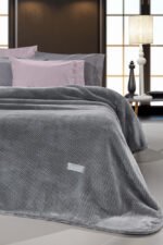 Κουβέρτα Βελουτέ Υπέρδιπλη 220×240 Guy Laroche Cheval Silver - Image 2