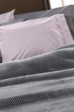 Κουβέρτα Βελουτέ Υπέρδιπλη 220×240 Guy Laroche Cheval Silver - Image 3