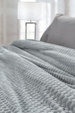 Κουβέρτα Fleece Μονή 160×220 & Μαξιλαροθήκη 43×43 Διακόσμησης Guy Laroche Smoothie Silver - Image 4