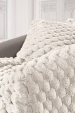 Σετ Ριχτάρι Γούνινο 120×160 & Μαξιλαροθήκη 42×42 Διακόσμησης Guy Laroche Elixir Ivory - Image 3