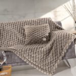 Σετ Ριχτάρι Γούνινο 120×160 & Μαξιλαροθήκη 42×42 Διακόσμησης Guy Laroche Elixir Taupe