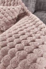 Σετ Ριχτάρι Γούνινο 120×160 & Μαξιλαροθήκη 42×42 Διακόσμησης Guy Laroche Elixir Old Pink - Image 4