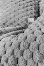 Σετ Ριχτάρι Γούνινο 120×160 & Μαξιλαροθήκη 42×42 Διακόσμησης Guy Laroche Elixir Silver - Image 2