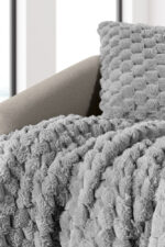 Σετ Ριχτάρι Γούνινο 120×160 & Μαξιλαροθήκη 42×42 Διακόσμησης Guy Laroche Elixir Silver - Image 3