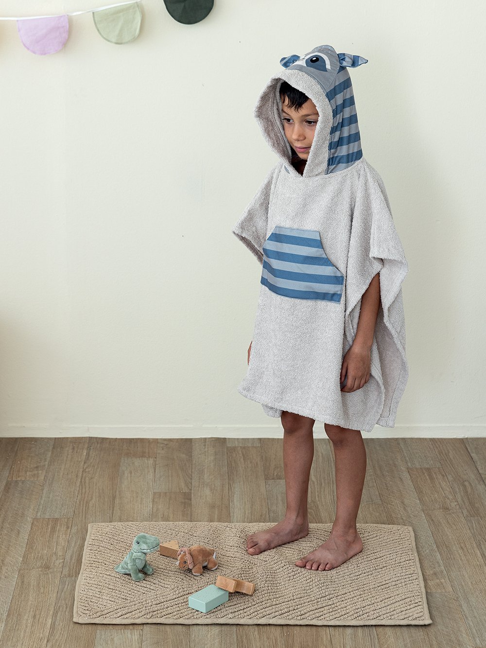 5205857264741_1_6 Poncho Kids Bath 70x120 RACOON Γκρι Palamaiki - Image 1