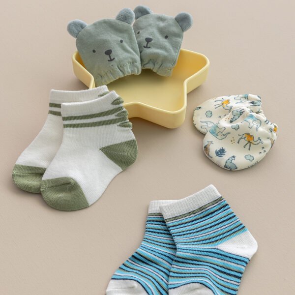 Σετ Καλτσάκια - γαντάκια New Baby NB0144 BOY Εμπριμέ Palamaiki
