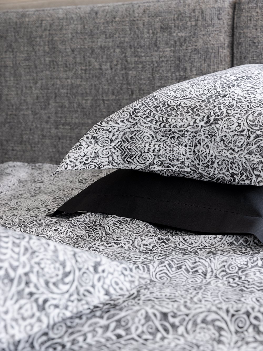 5205857271237_1_3 Ζεύγος Μαξιλαροθήκες Ivy 52x75 IS803 Μαύρο Palamaiki - Image 1