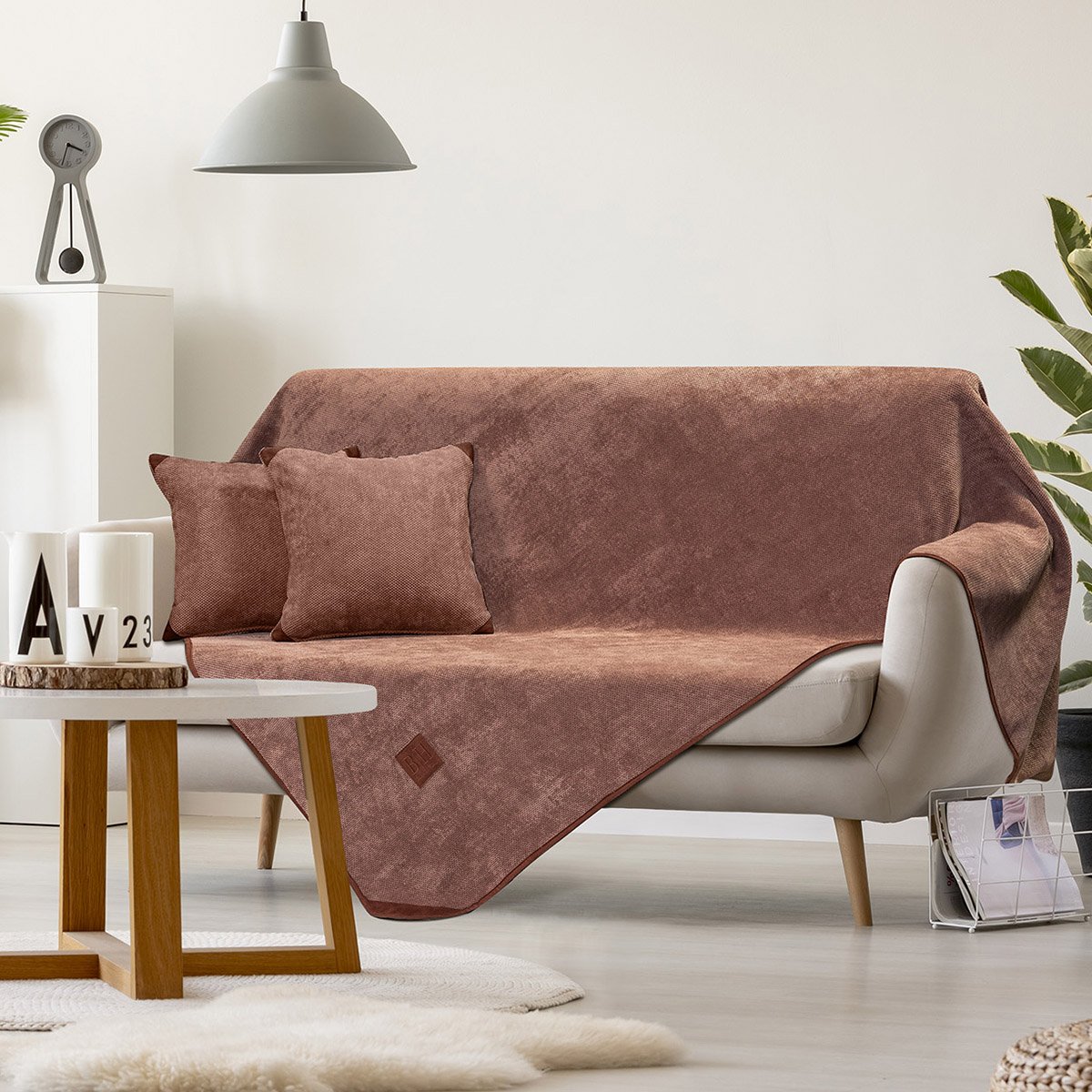 Real,Photo,Of,A,Beige,Sofa,With,A,Cushion,And Μαξιλαροθήκη διακοσμητική Micro velour 42x42 Art 8405 Μαξιλαροθήκη Κεραμιδί Beauty Home - Image 1