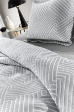 Κάλυμμα Κρεβατιού Ημίδιπλο 180×260 Guy Laroche Lupo Grey-White - Image 2