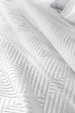 Κάλυμμα Κρεβατιού Ημίδιπλο 180×260 Guy Laroche Lupo White - Image 3