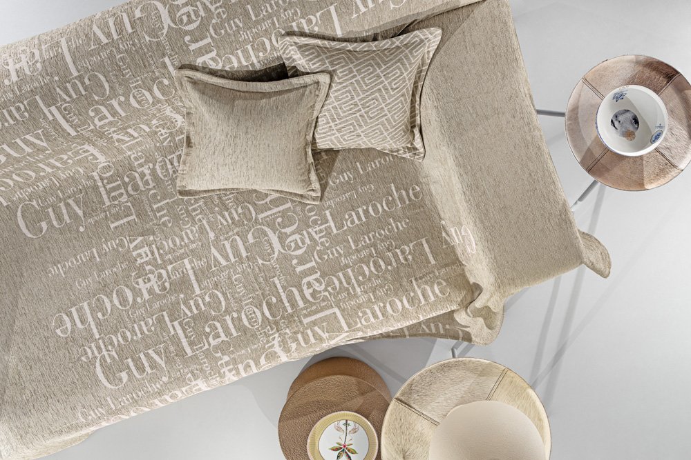 1133030125014 Ριχτάρι Τριθέσιου 180×300 Guy Laroche Stamp Taupe - Image 1