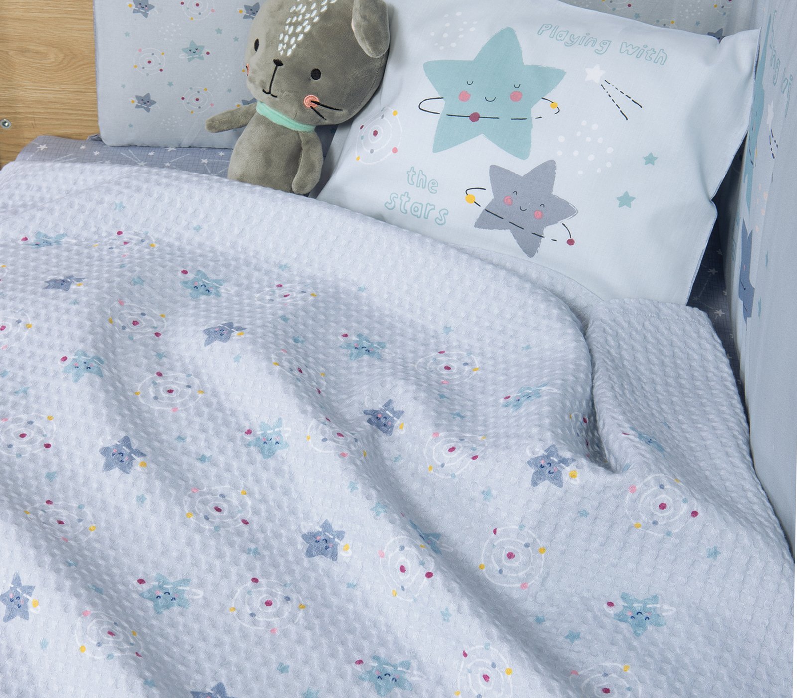 5205495605180 Κουβέρτα Πικέ Κούνιας 110×150 Nef Nef Explore The Universe L.Blue - Image 1