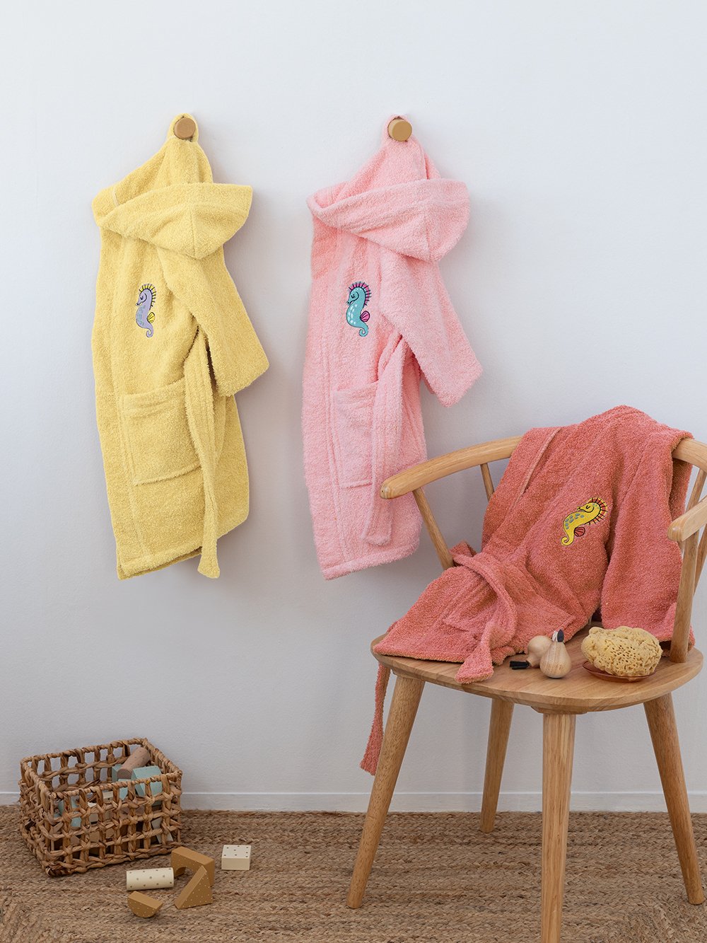 5205857277031 Μπουρνούζι με Κουκούλα Kids Bath TAMI YELLOW 2-4 Κίτρινο Palamaiki - Image 1