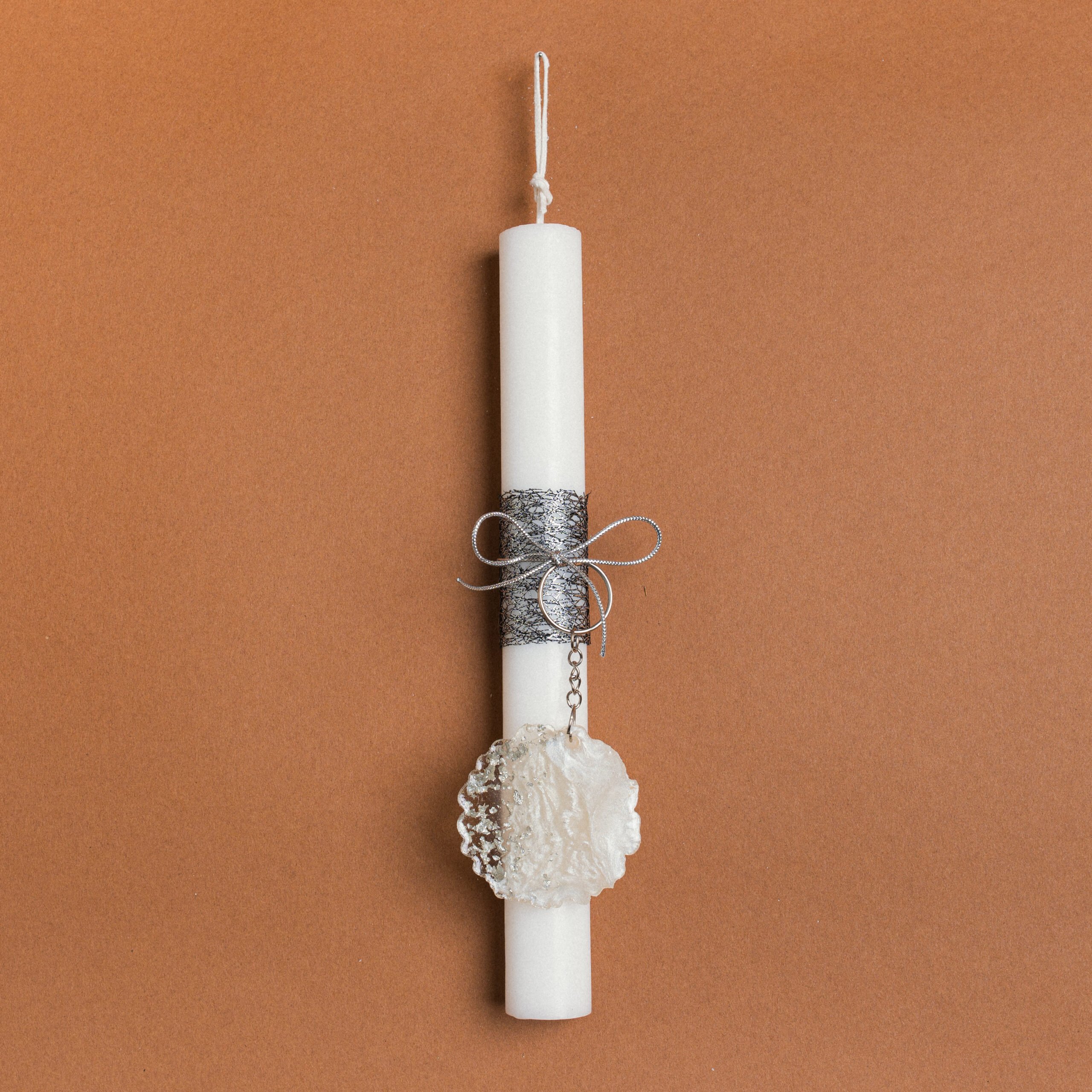 3bd146da-971b-46d5-8a69-a7b6e0b21893-scaled-1 Beauty Home ΛΑΜΠΑΔΑ 25cm ΜΠΡΕΛΟΚ ΡΗΤΙΝΗΣ ΜΕ ΦΙΟΓΚΟ ΑΣΗΜΙ ΣΕ ΣΥΣΚΕΥΑΣΙΑ ΔΩΡΟΥ - Image 1