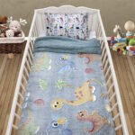 LINO ΚΟΥΒΕΡΤΑ FLEECE SHERPA ΦΩΣΦΟΡΙΖΕ VOLCANO GREY-CIEL 110X150 - Image 2