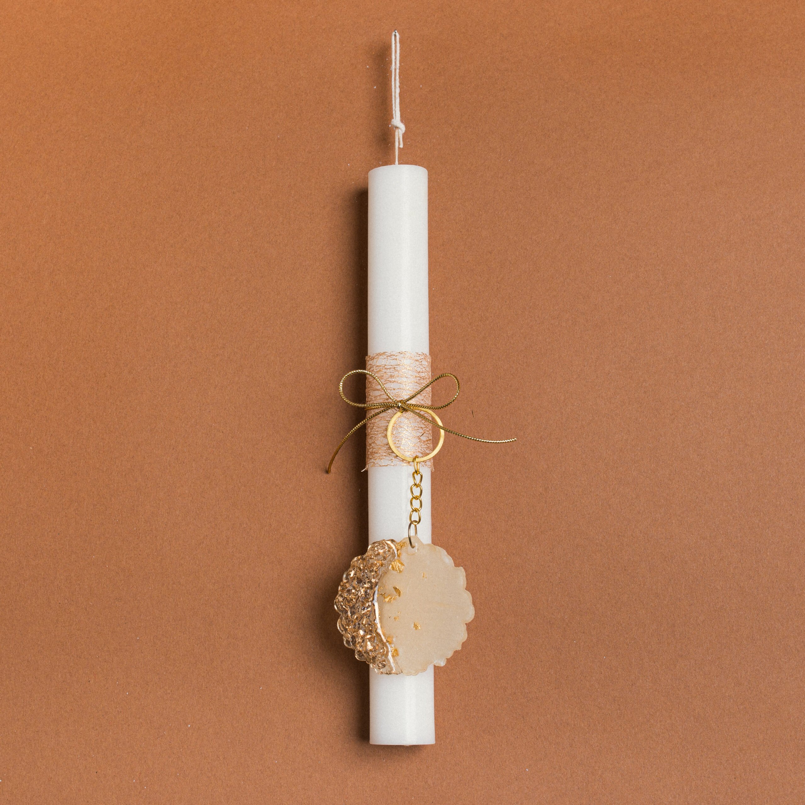 81c172b9-05c7-49ac-bf00-3ef33a9e5859-scaled-1 Beauty Home ΛΑΜΠΑΔΑ 25cm ΜΠΡΕΛΟΚ ΡΗΤΙΝΗΣ ΜΕ ΦΙΟΓΚΟ ΧΡΥΣΟ ΣΕ ΣΥΣΚΕΥΑΣΙΑ ΔΩΡΟΥ - Image 1