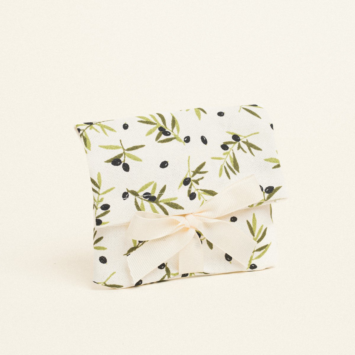 2155952d-d35b-4def-9d9d-1a9477b65e86 Beauty Home ΠΟΥΓΚΙ ΜΕ ΚΟΡΔΕΛΑ 12 x 17 cm ΜΙΚΡΕΣ ΕΛΙΕΣ ΛΕΥΚΟ ΦΟΝΤΟ 140 CM - Image 1