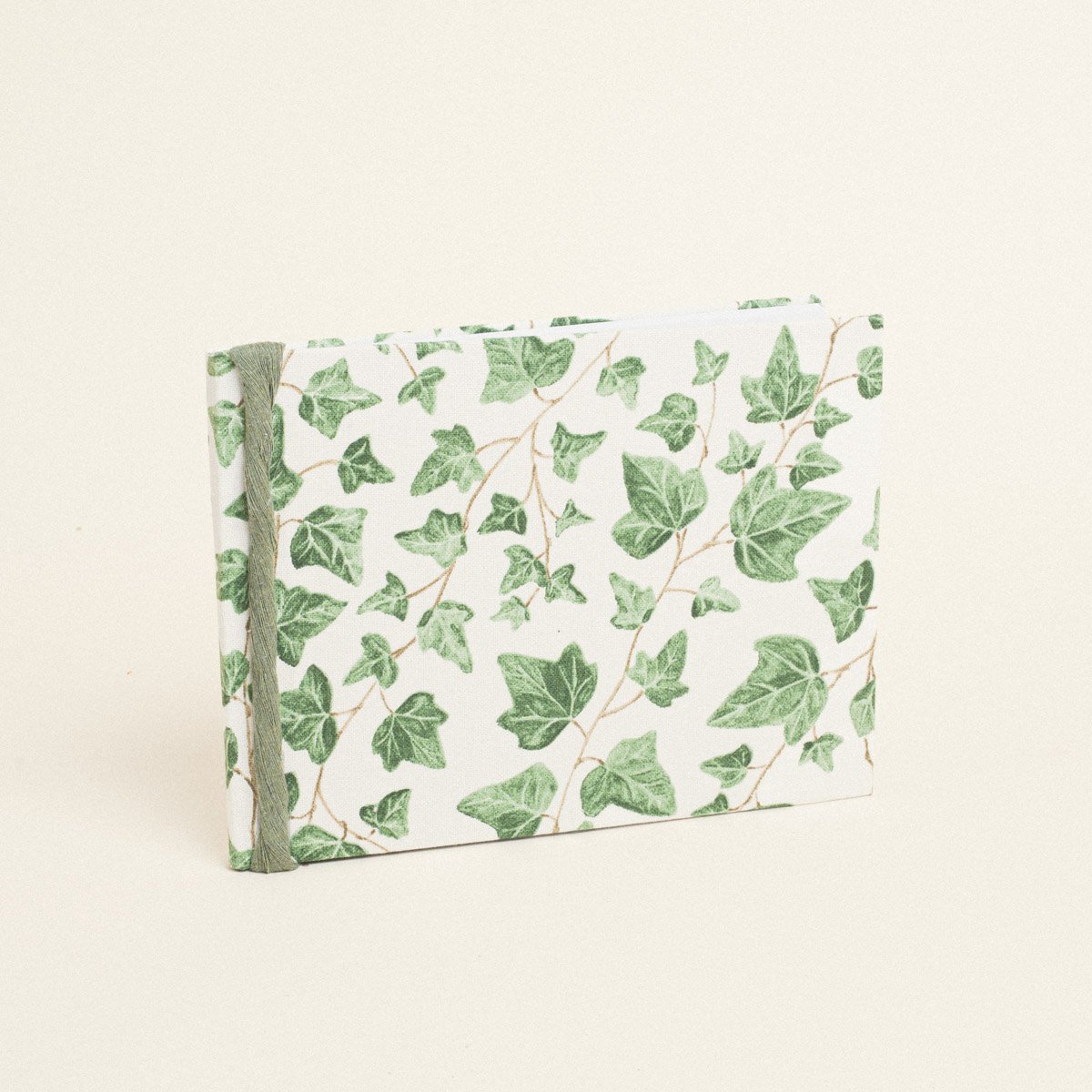 215761ed-6b13-4fd7-9918-50999df99b77 Beauty Home ΒΙΒΛΙΟ ΕΥΧΩΝ ΚΙΣΣΟΣ ΜΕ ΟΨΗ ΑΚΟΥΑΡΕΛΑΣ - Image 1