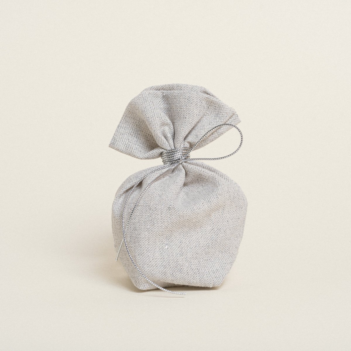 2a871a38-7921-43d6-bb3d-565c4d96756d-3 Beauty Home ΠΟΥΓΚΙ ΜΕ ΒΑΣΗ 8 x 12 cm ΓΚΡΙ ΑΣΗΜΙ LUREX - Image 1