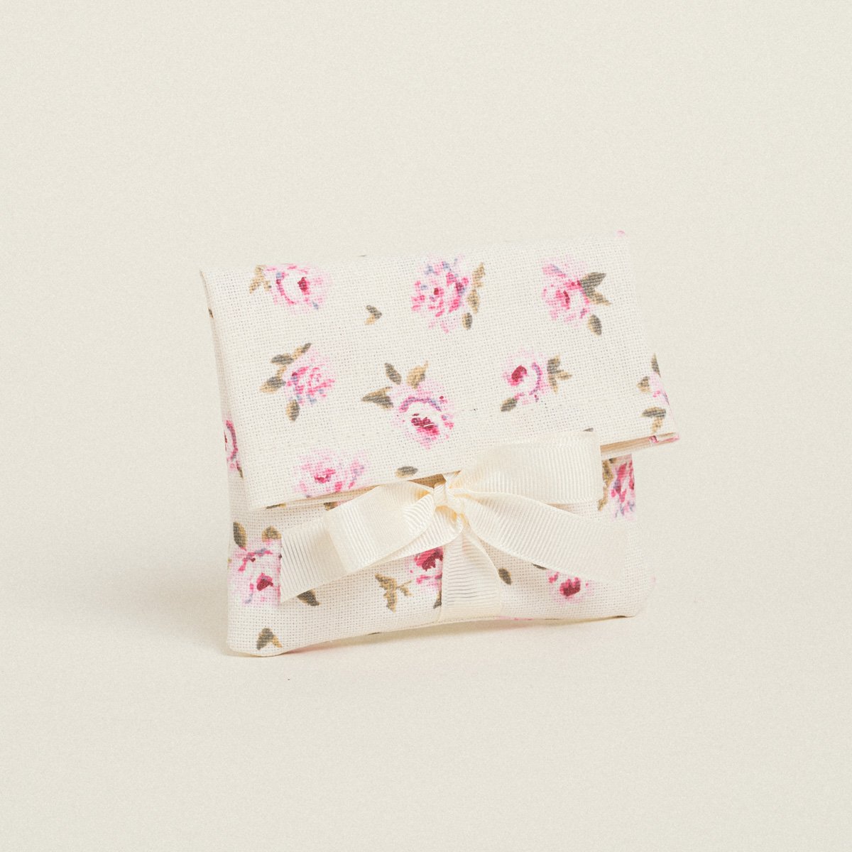 3ed68702-66bf-41e3-8223-435dc5bceabe-3 Beauty Home ΠΟΥΓΚΙ ΜΕ ΚΟΡΔΕΛΑ 12 x 17 cm ΜΙΝΙ ΦΛΟΡΑΛ ΕΚΡΟΥ - Image 1