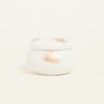 Beauty Home ΚΕΡΑΜΙΚΗ ΜΠΙΖΟΥΤΙΕΡΑ ΜΑΚΑΡΟΝ ΜΕ ΧΡΥΣΗ ΛΕΠΤΟΜΕΡΕΙΑ 6,5 x 5 cm ΛΕΥΚΟ / ΧΡΥΣΟ