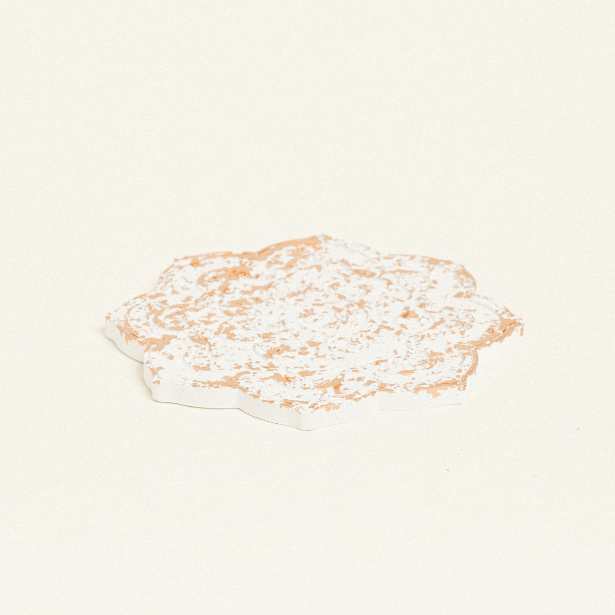 5299999153384-1 Beauty Home ΚΕΡΑΜΙΚΟ ΛΟΥΛΟΥΔΙ ΣΟΥΒΕΡ 10,5 x 11 x 1,2 cm ΛΕΥΚΟ / ΧΡΥΣΟ - Image 1