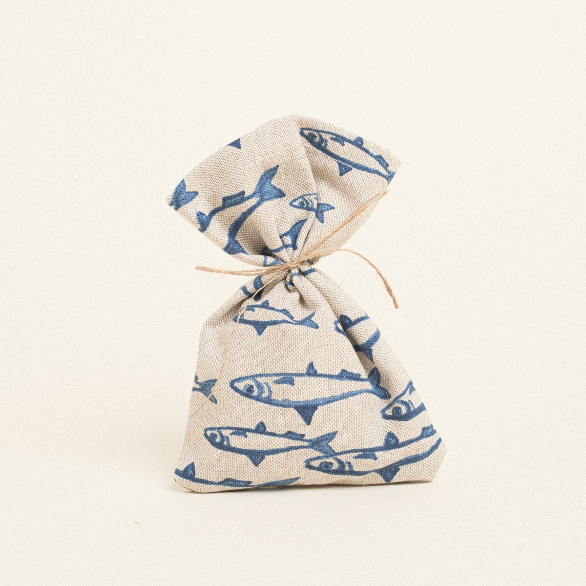 70075965-91f6-4e2c-9700-58f0fbb7b573 Beauty Home ΠΟΥΓΚΙ 12 x 17 cm ΨΑΡΙΑ ΜΕ ΟΨΗ ΖΩΓΡΑΦΙΣΜΕΝΑ ΣΤΟ ΧΕΡΙ - Image 1