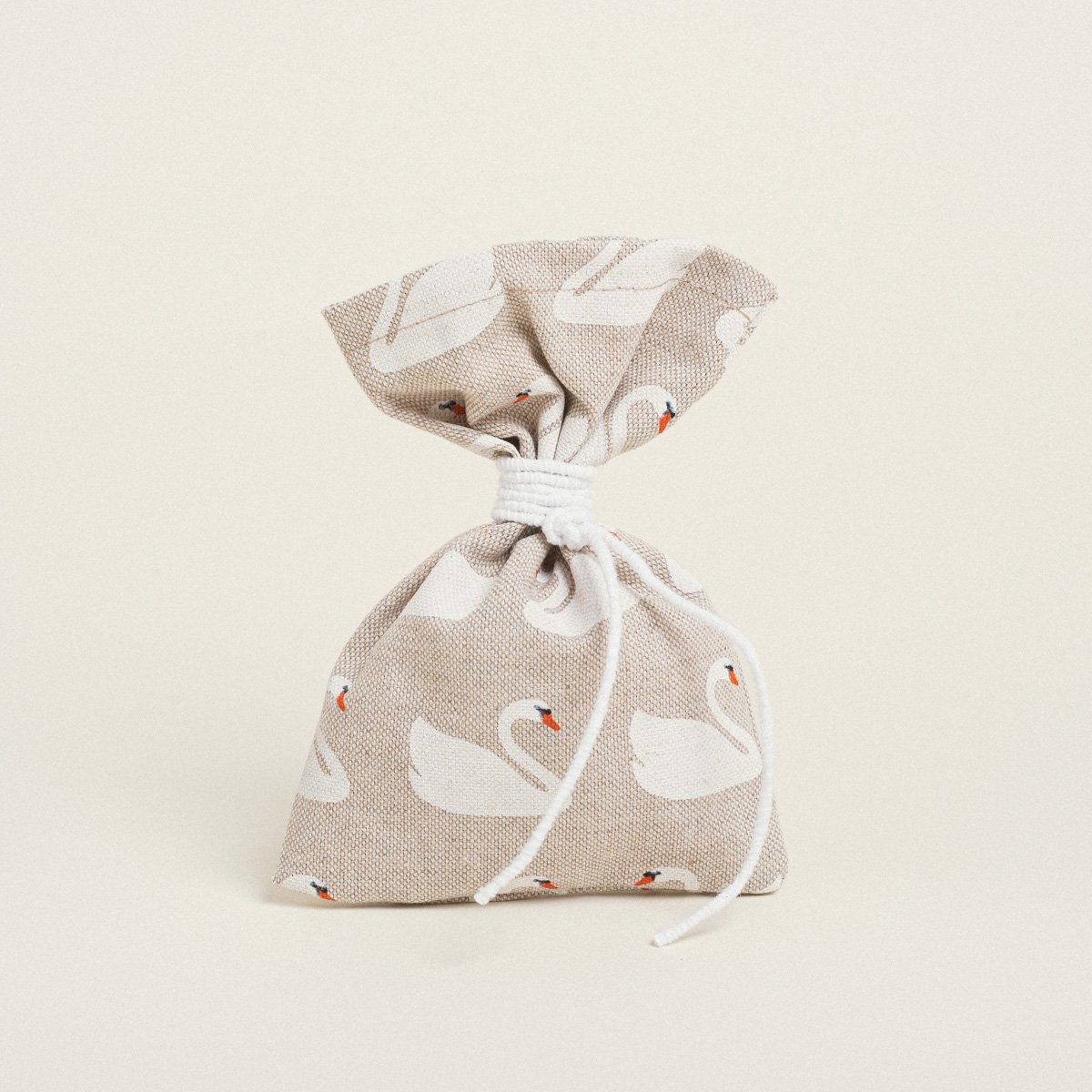 703985b7-48d2-4cd9-a4f6-6e0a537945a7-3 Beauty Home ΠΟΥΓΚΙ ΥΦΑΣΜΑΤΙΝΟ ΜΕ ΣΧΕΔΙΟ ΚΥΚΝΟΥΣ12 x 17 cm - Image 1