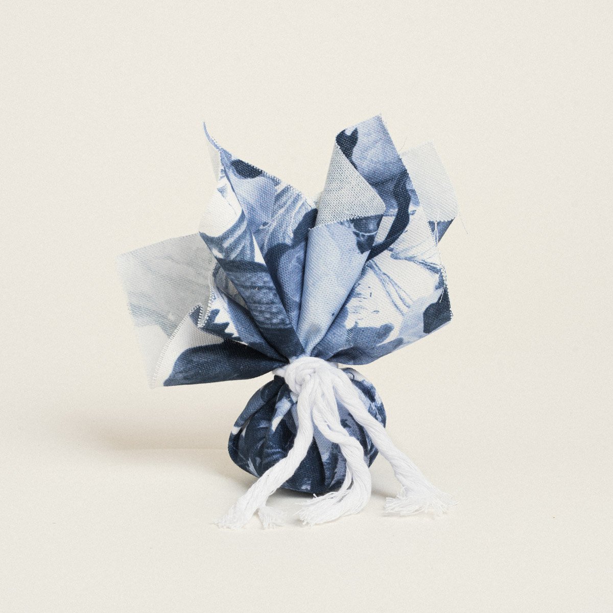 9332c3f6-cacc-4ef2-9d7d-adfcc5b9f869 Beauty Home ΜΑΝΤΗΛΙ 27 x 27 cm ΜΠΛΕ ΛΟΥΛΟΥΔΙΑ - Image 1