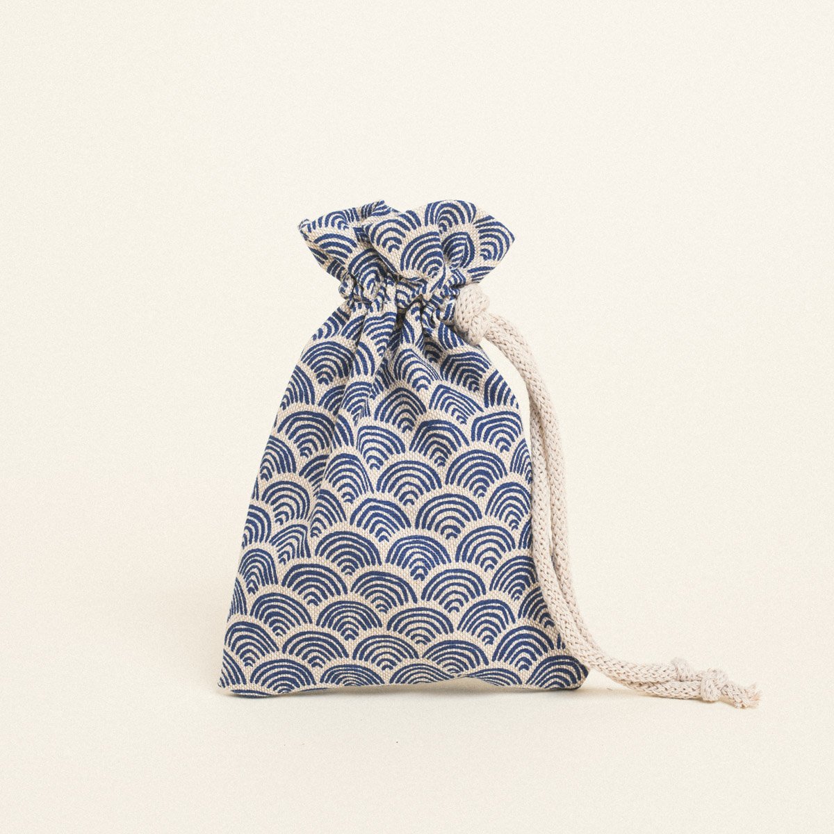 9b67e8fd-7f22-4dc5-9ca7-ee27f3dbb916 Beauty Home ΠΟΥΓΚΙ ΜΕ ΚΟΡΔΟΝΙ 12 x 17 cm ΜΙΝΙ ΜΠΛΕ ΚΥΜΑΤΑ - Image 1