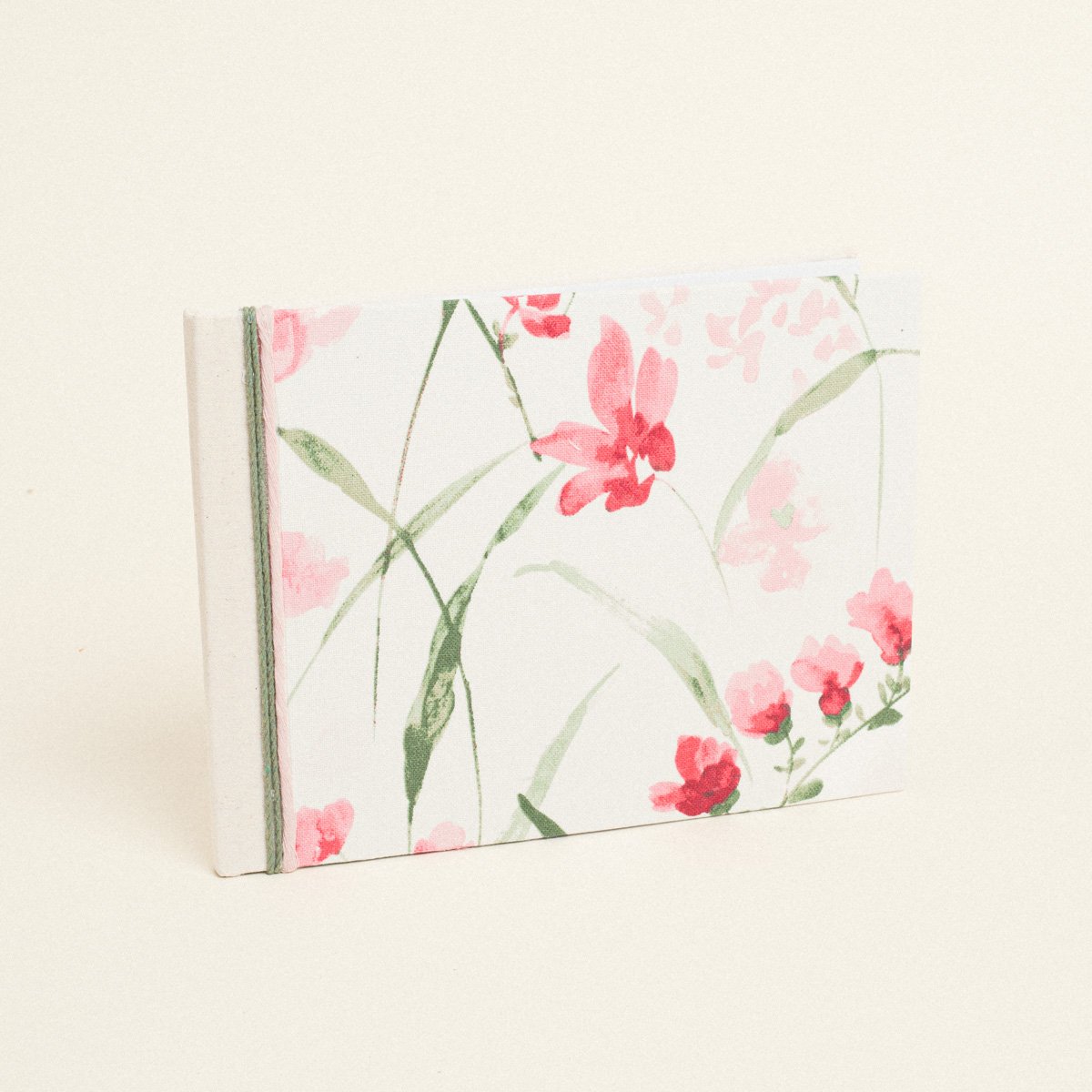 a41d4a4b-53b9-401a-9701-7a0933878d20 Beauty Home ΒΙΒΛΙΟ ΕΥΧΩΝ ΑΝΘΗ ΙΡΙΔΑ ΚΑΙ ΦΡΕΖΙΑ - Image 1